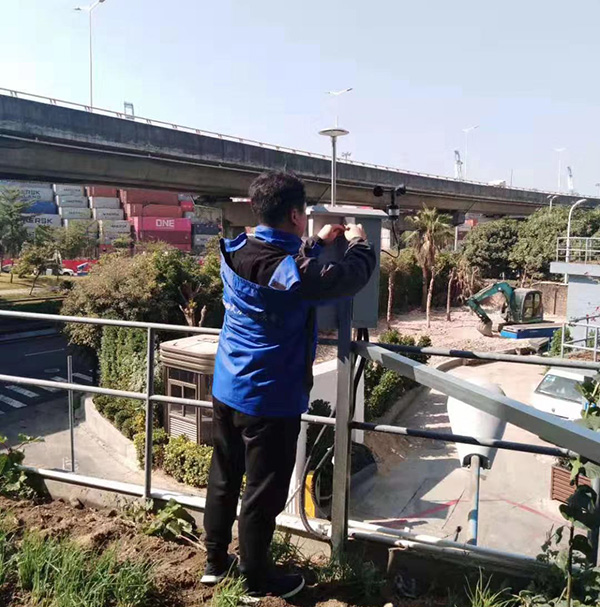 惡臭在線監(jiān)測(cè)系統(tǒng)安裝現(xiàn)場(chǎng)