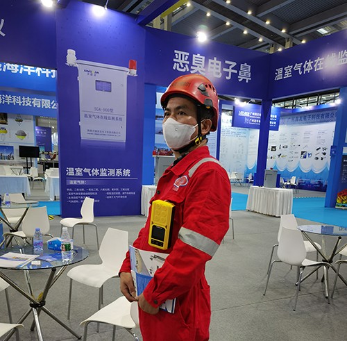 手持式泵吸六合一惡臭氣體分析儀