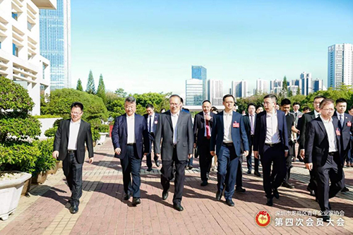 領(lǐng)導(dǎo)出席活動(dòng)